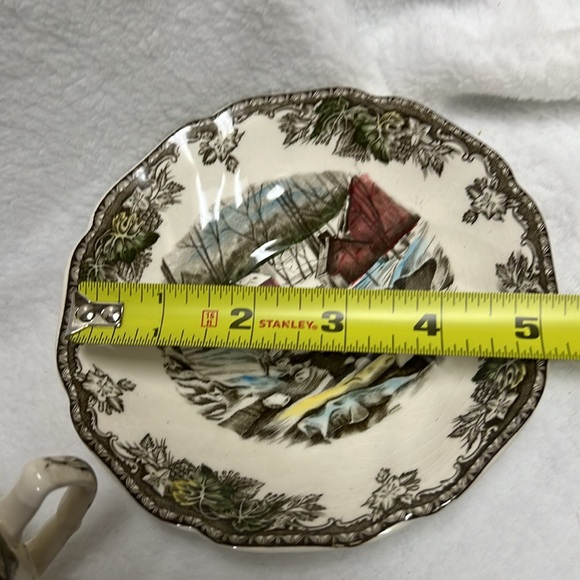 Vintage Johnson Bros The Friendly Village Tea Cup & Saucer made in England - Picture 8 of 10